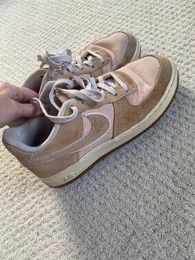 Nike Low-Top Sneakers — Pink and Tan Suede, size 6Y